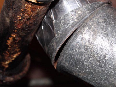 Damaged_gas_vent_pipe